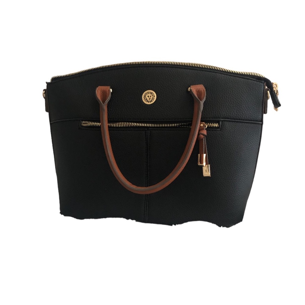 Black Anne Klein Bag. Pretty color and many pockets!!!